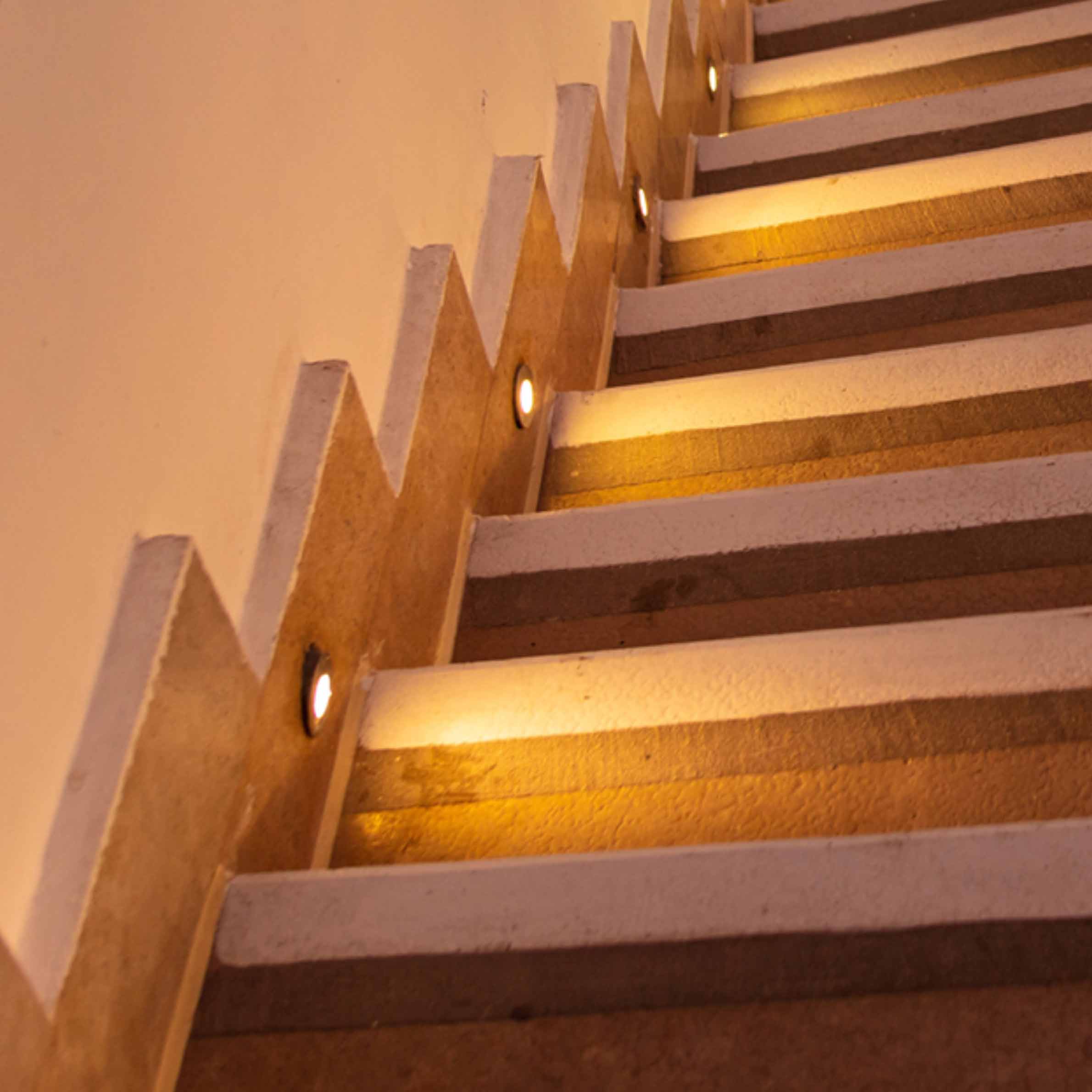 SL400 Step Light Series